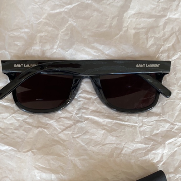 Authentic Saint Laurent sunglasses 🕶 - Picture 12 of 13